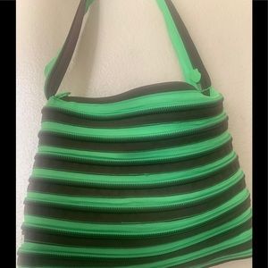 Medium/Large Zip Up Bag